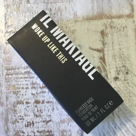 IL MAKIAGE Woke Up Like This Foundation in Black Packaging - Picture 2 of 7
